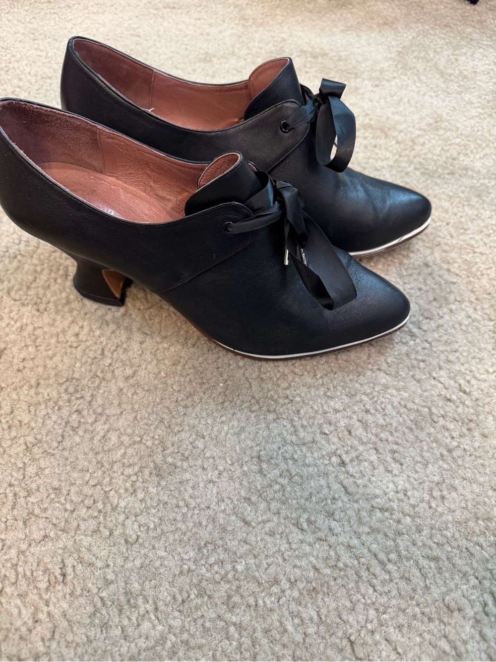 American Duchess Pompadour Black Women's Heels